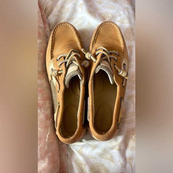 i only wore once i don’t like how they fit me - Picture 1 of 1